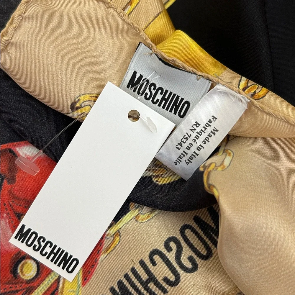 NWT MOSCHINO Silk Red/Black/Gold Heart Print Medium Square Scarf Made In Italy
